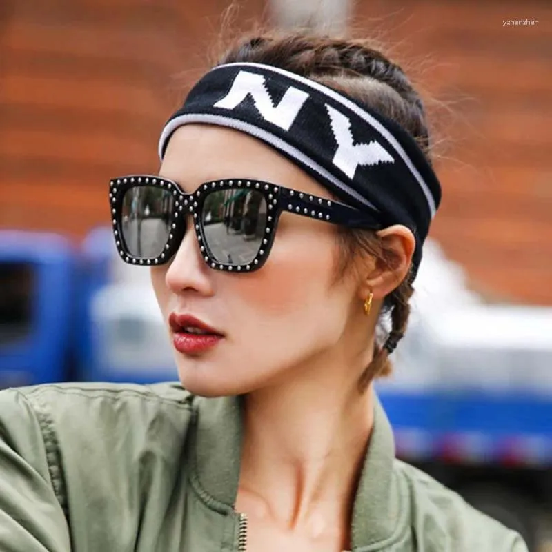 Retro Sunglasses For Men UV400 Protection Oversized Punk  display picture 3