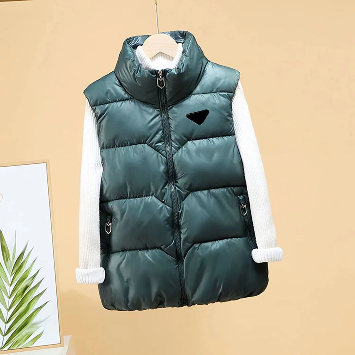 Diseño de moda Chaleco para mujer Canadá Chaleco de plumón para mujer Chaqueta de invierno Diseñador Chaleco hinchado de moda para mujer Chaqueta informal Abrigo con letras clásico de invierno z6