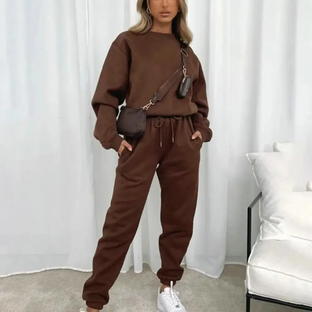 Suit des femmes Sweat-shirt surdimensionné pour femmes élégantes Ensemble de salon confortable en deux pièces avec poches de pantalons de survêtement baggy pour la maison 231222