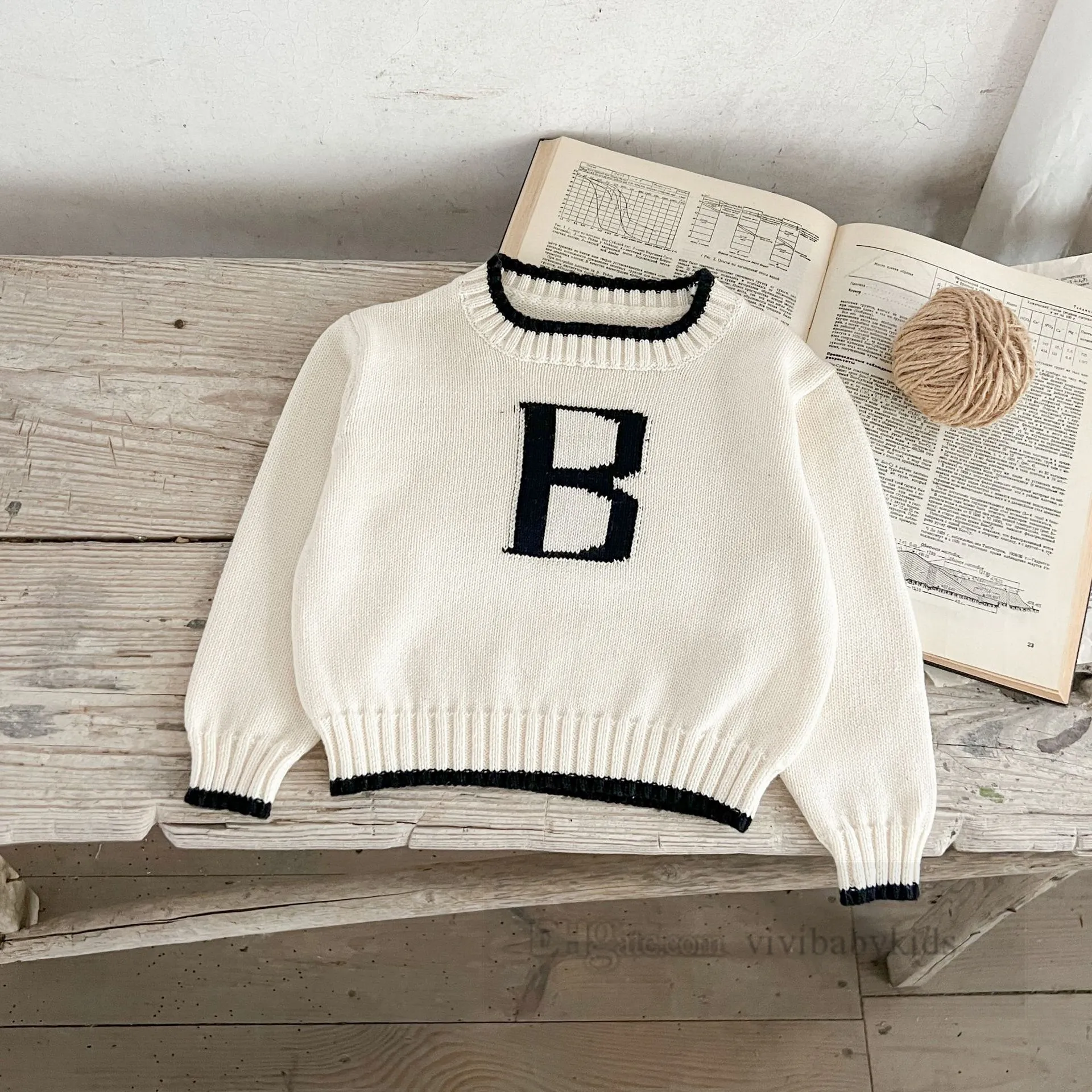 Meninos Carta de malha de malha Kids retchwork Color Round Collar Sweater Long Sweater Tops 2024 Spring Children Jumper Casual Z6229