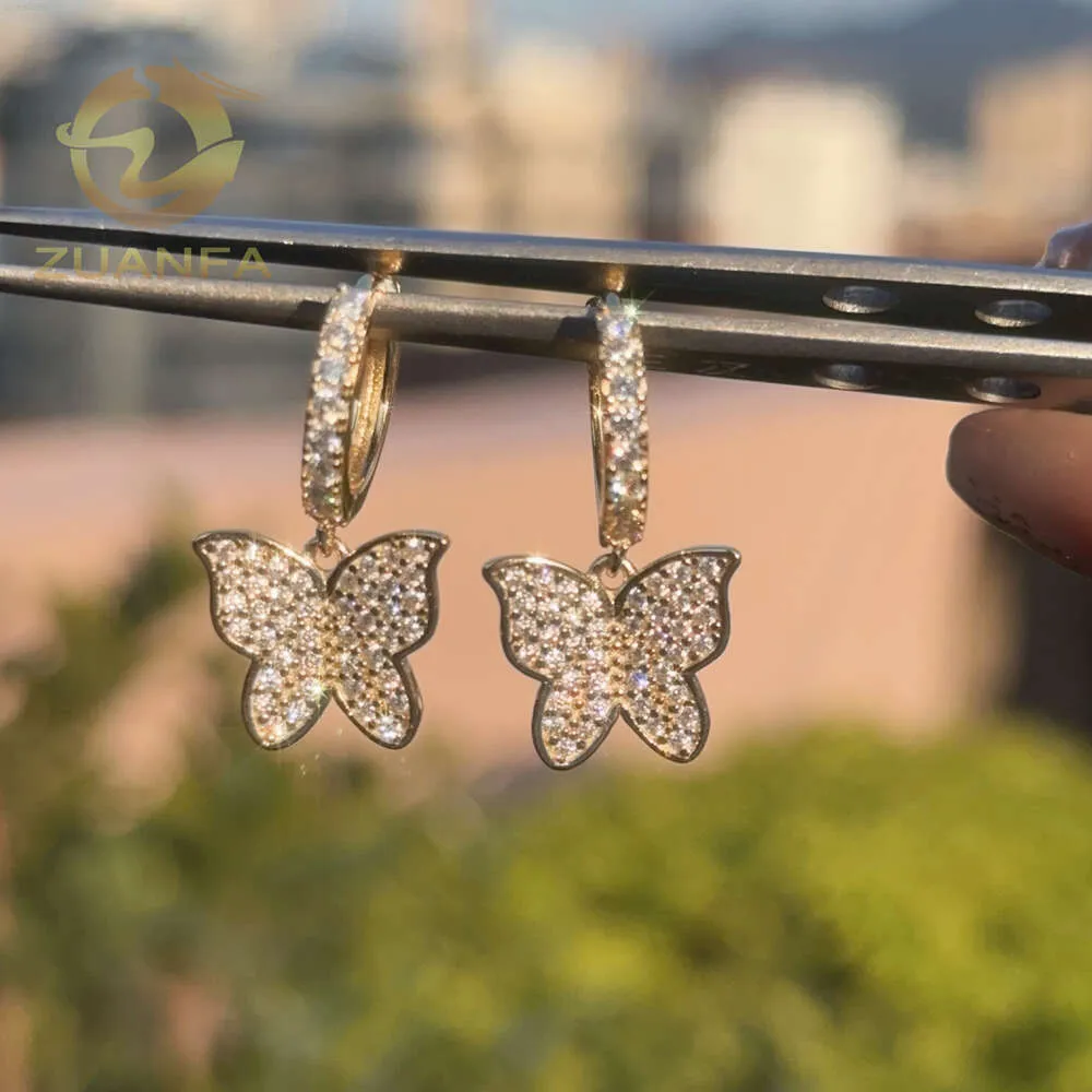 高級ジュエリー18kゴールドメッキの輝く蝶のデザインフープイヤリングモッサナイトダイヤモンドアイスアウト925シルバーハンギングフープイヤリング