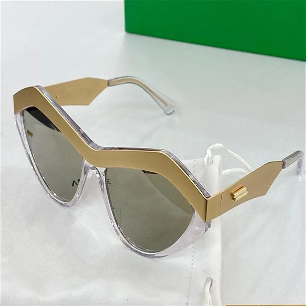 1055s Nouvelles femmes Lunettes de soleil Fashion Diamond Sunglasses Sunglasses Anti-UV Miroir revêtu Lentes Couleur complète Couade de diamant Cat Eye FRAM341W