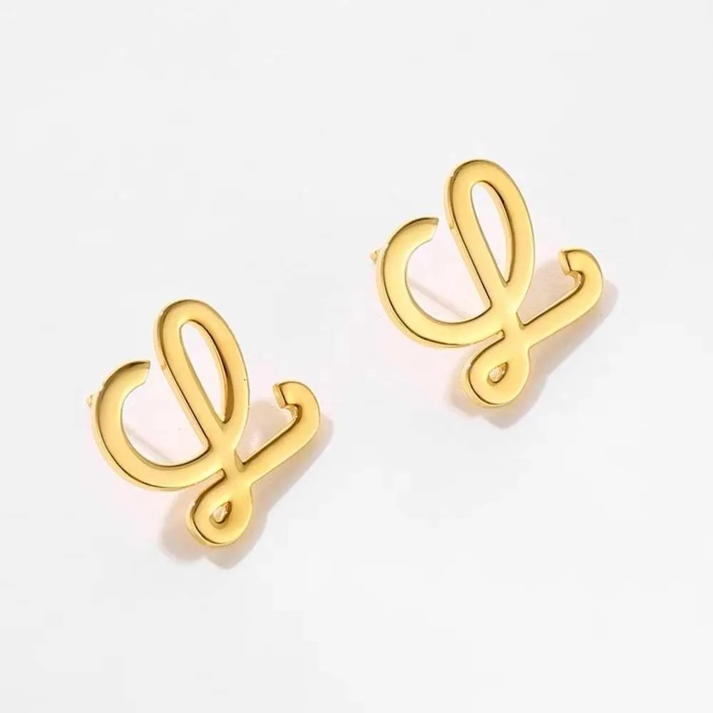 Boucles d'oreilles Lowee Designer Femmes de qualité originale Charme d'oreilles lisses pour la mode pour femmes Luxurage haut de gamme Oreilles polyvalent et simple