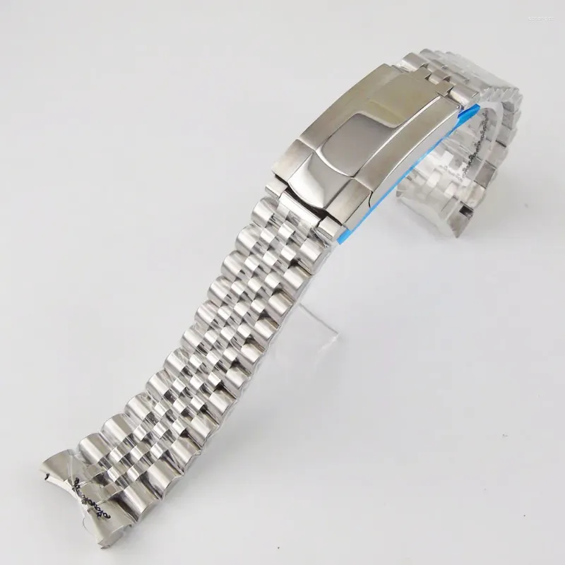 Regardez des bandes de 20 mm de largeur de largeur de bracelet en acier en acier en acier avec fermoir