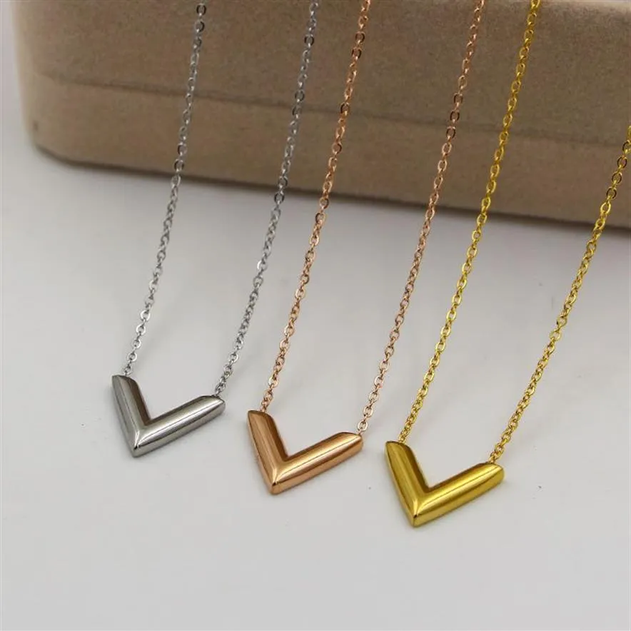 Titanium Steel Coréen Version du collier en Vle-Dimensionnel Collier pour le collier de clavicule court pour femmes Access240n