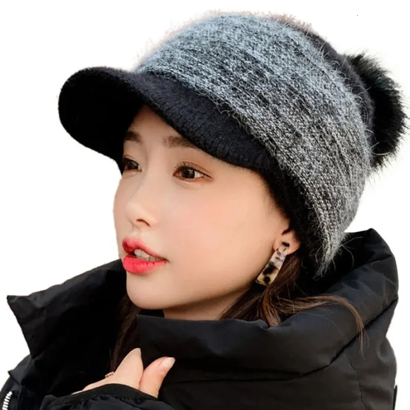 Mulheres inverno grosso quente Fuzzy Knit Feanie Cap com viseira Bill fofo pompom clima frio Skullies Baseball 231221