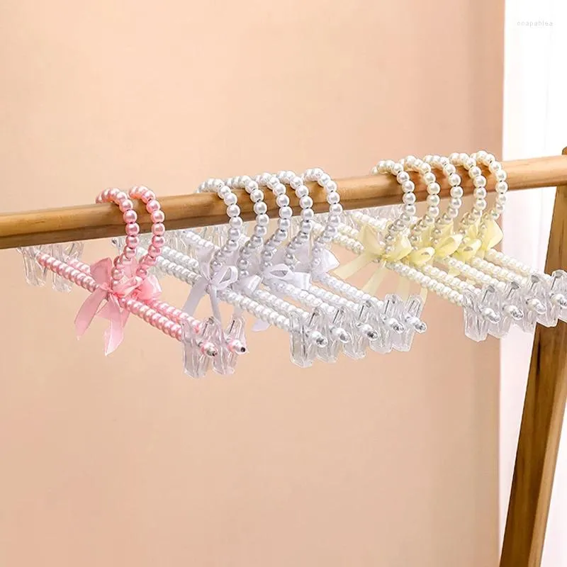 Cabides 5pcs imitação de pérola rack rack clipe roupas de luxo no quarto de armário de guarda -roupa armazenamento doméstico de guarda -roupa