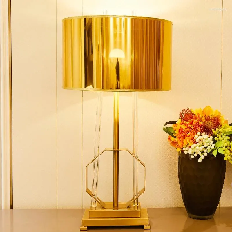 Настольные лампы Золотой абажур Железный металл для гостиной прозрачная стеклянная полоса Роскошная лампа для дома 220V 110 В