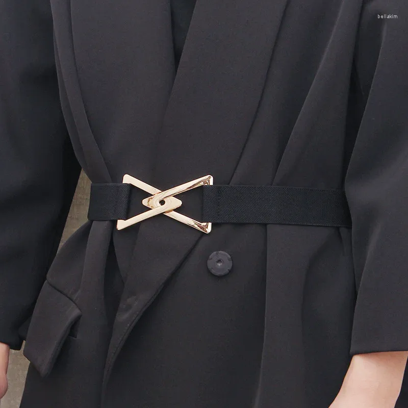Pasy moda oryginalny skórzany trójkąt klamra belka kobiet insekcja dezorienne dżinsy dla Lady luksusowe akcesoria projektantów