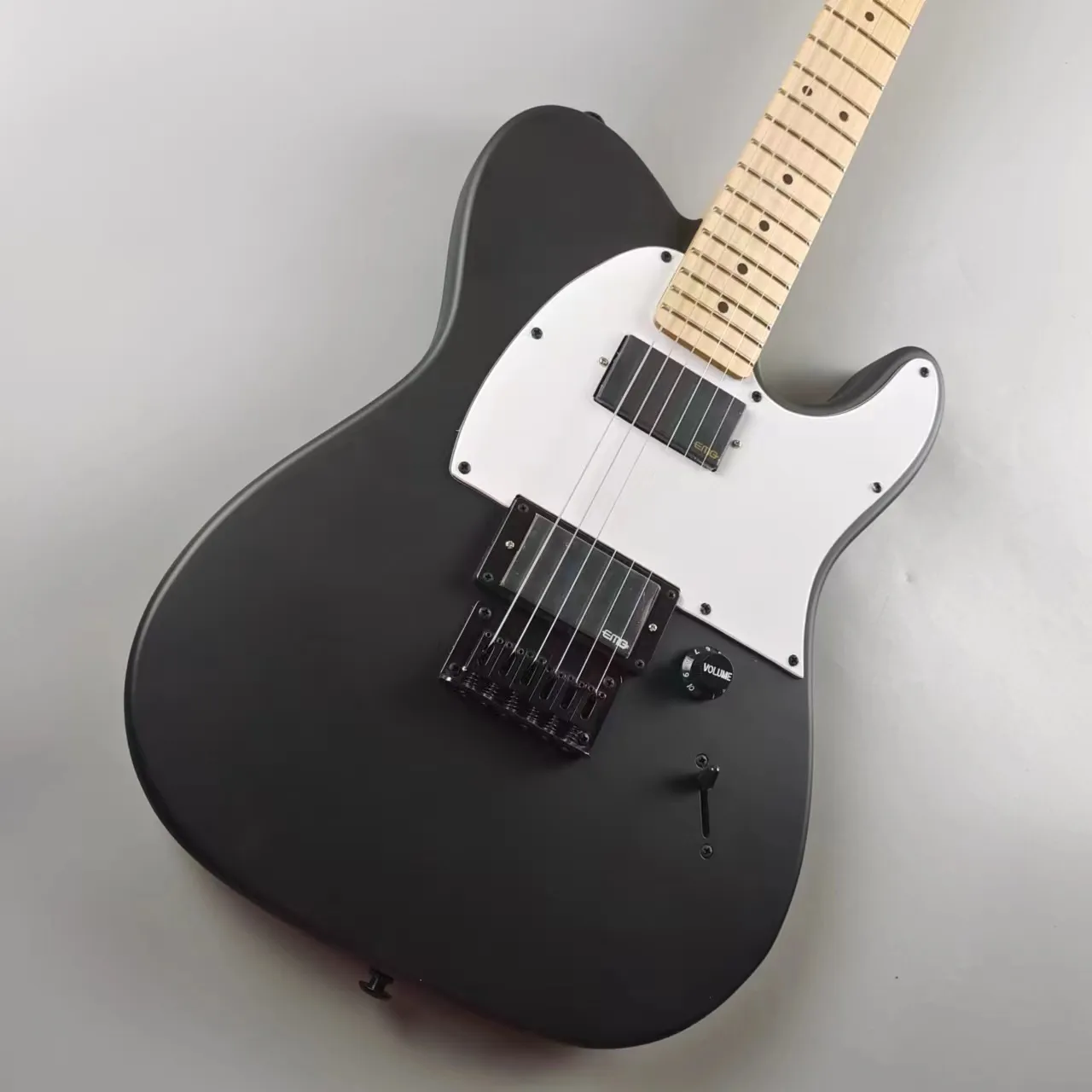 Tailai Electric Guitar, 수입 목재 및 환경 친화적 인 페인트, 검은 색 무광택, EMG 픽업, 우수한 음질, 번개 무료 배송