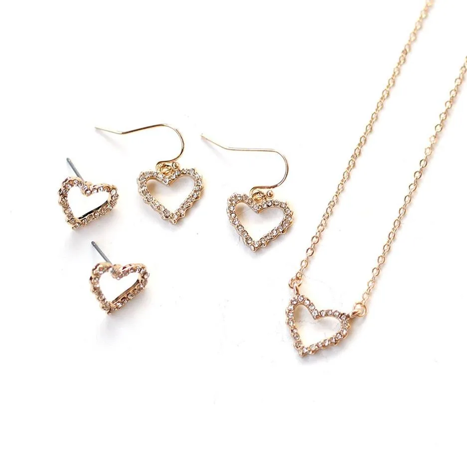 Fashion Clear Crystal Hollow Out Heart Necklace for Women243R