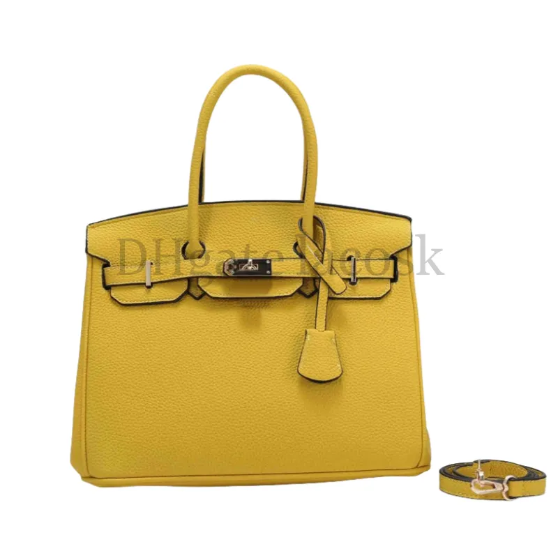 Designer Bags Women Totes Classic Letter Handbag Messenger Bag Shoulder Bags Purses Lady Handbags with Lock Key