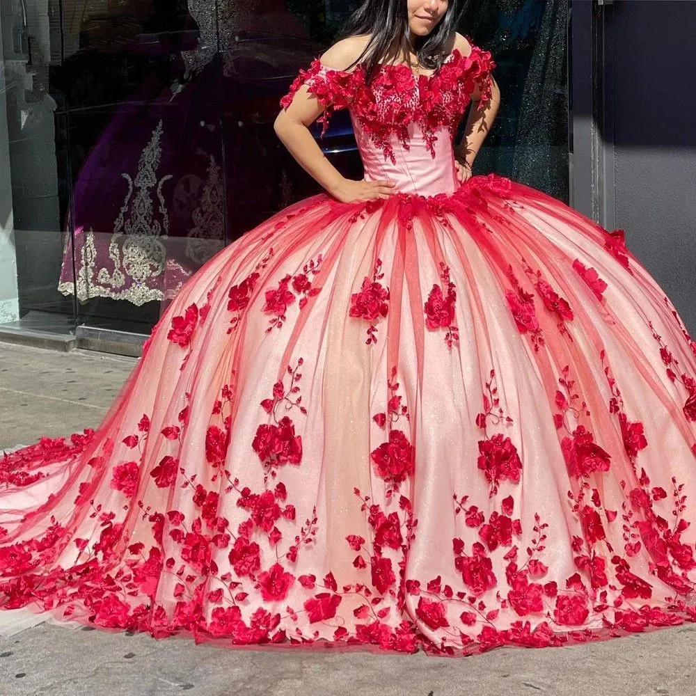 2024 섹시한 Quinceanera 드레스 부르고뉴 어깨 캡 슬리브 3D 꽃 꽃 툴로 달콤한 파티 드레스 멍청이 드 15 무도회 파티 가운 바닥 길이