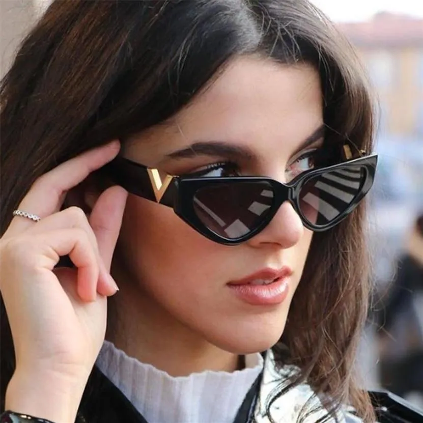 Okulary przeciwsłoneczne Unikalne kota oka moda damska w stylu vintage w paski marka dekoracyjna żeńskie szklanki samochodów Oculos de sol218q