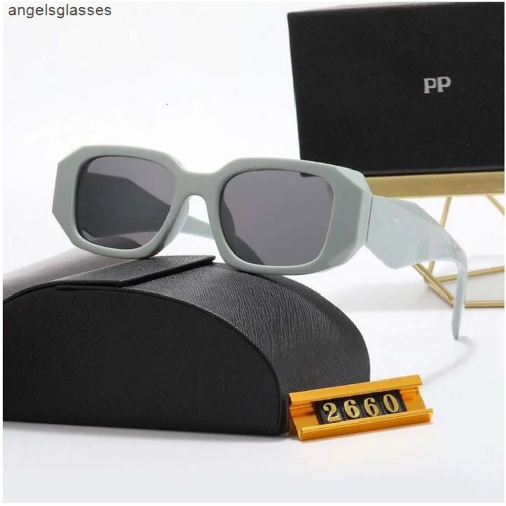 Óculos de sol de luxo de luxo lentes Polaroid Designer feminino masculino óculos sênior para mulheres Óculos de óculos de metal vintage de metal com copos de sol com caixa P2660 15 e 16 meninas