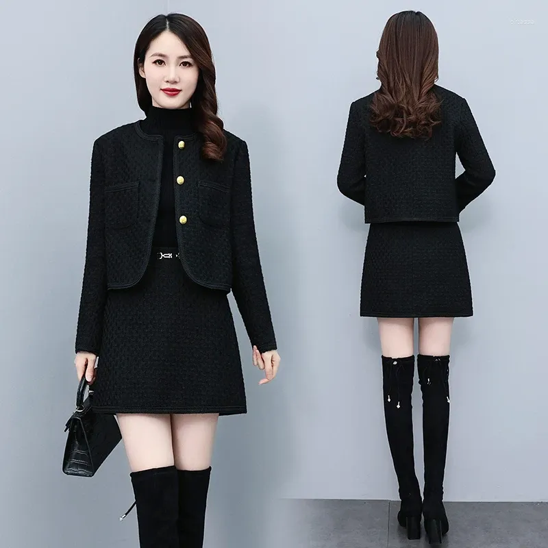 Casual Dresses W4M 2023 Autumn Winter Small Fragrance Suit Temperament Age Reduction Short Slim Black Kjol Two-Piece Set Half Dress