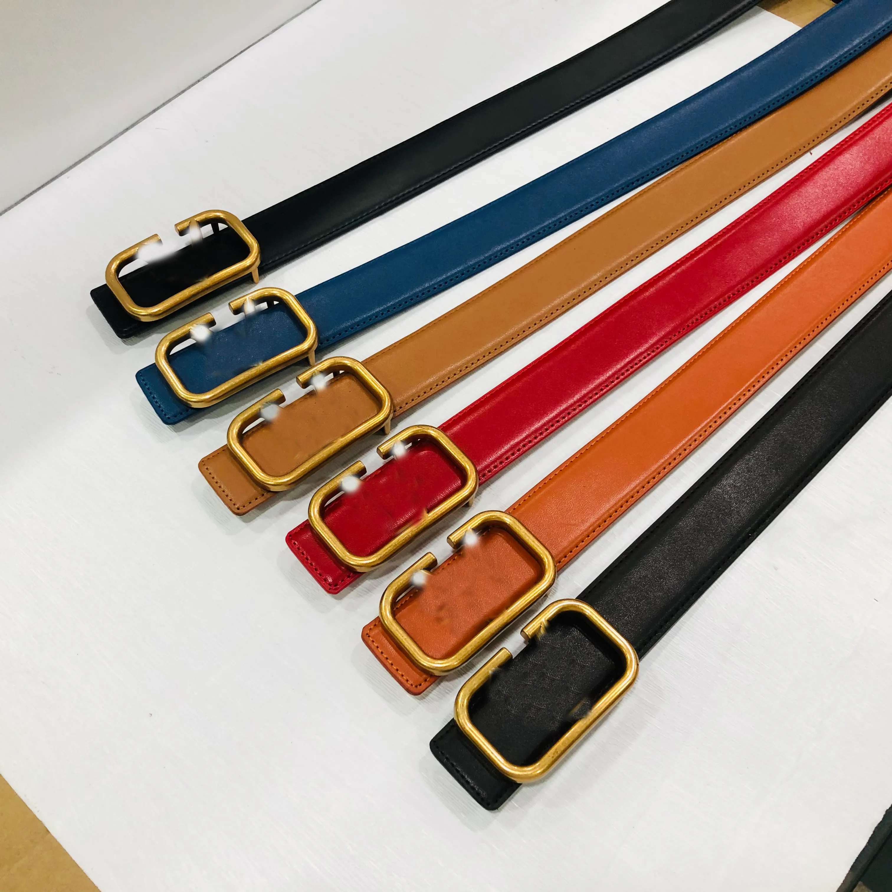 Luxury Belt Designer Belt for Women Cintura Uomo Leather Belts Metal V Buckle Belt Fashion Cintura med Box Ladies Waistband Cinturones 4,0 cm 3,0 cm bredd