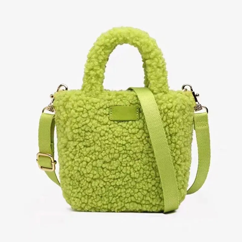 2023 Nieuwe vrouwen Hairy Handtas Fashion Designer Bag The Tote Bag Make -uptas Banquet Tas Lord Versatiele stijl Hot verkopen Vier kleuren kleine handtassen