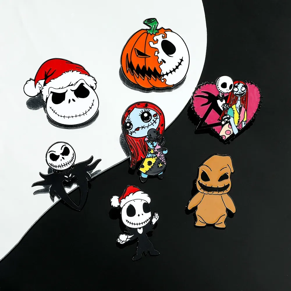 Halloween skräck spöke skalle pumpa julafton brosch söta anime filmer spel hårda emaljstift samlar tecknad brosch ryggsäck hatt bj