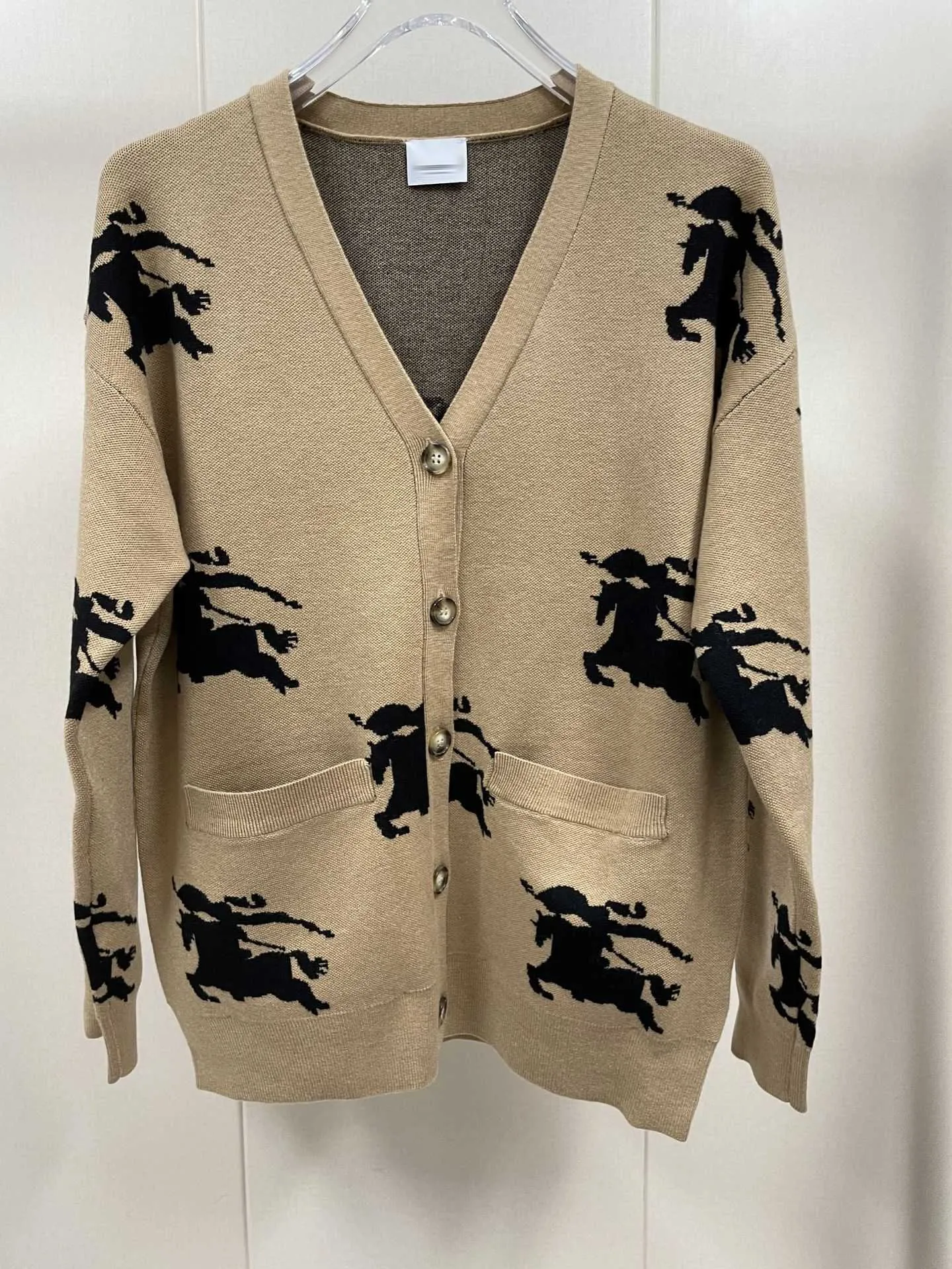 b Family's Temperament Warhorse Pattern Printed V-neck Antique Style Knitted Cardigan