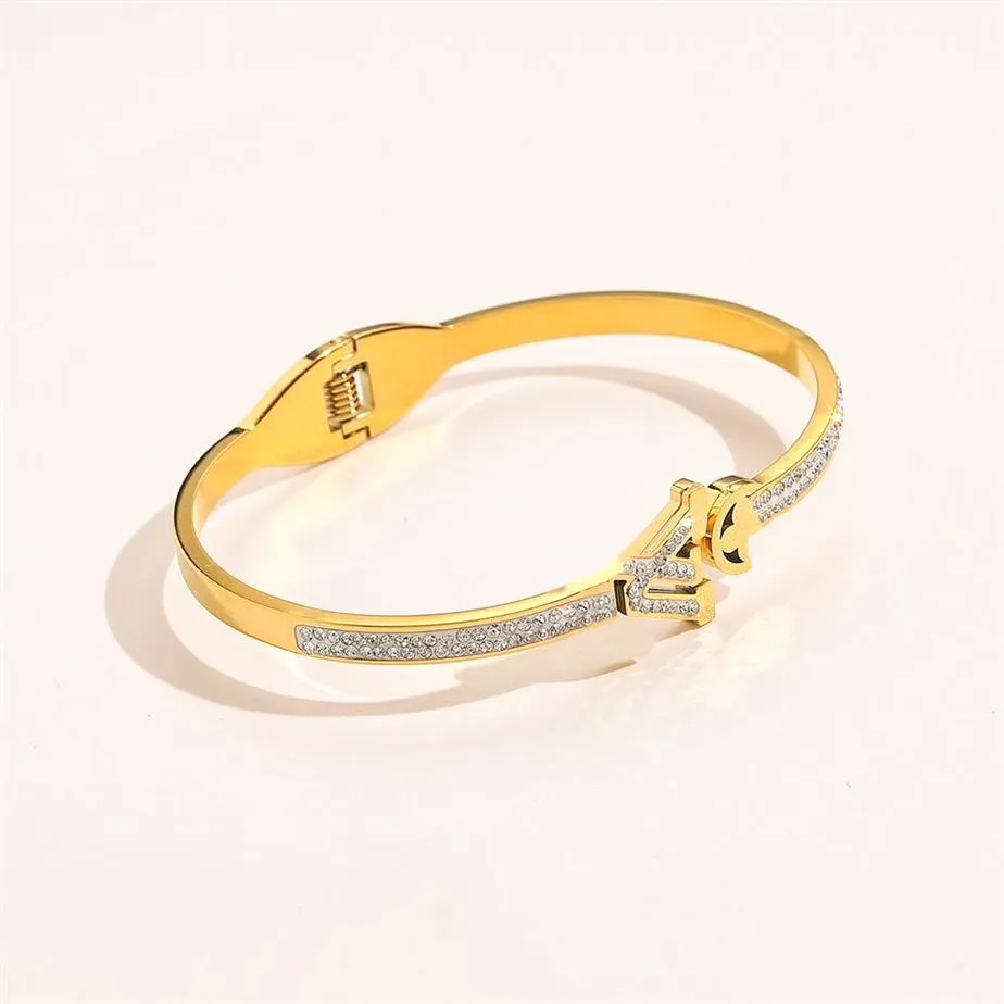 Braccialetti con marchio designer Women Bangle Luxury Designer Lettera Bracciale Crystal 18K Gold in acciaio inossidabile Americi per matrimoni GIF2044