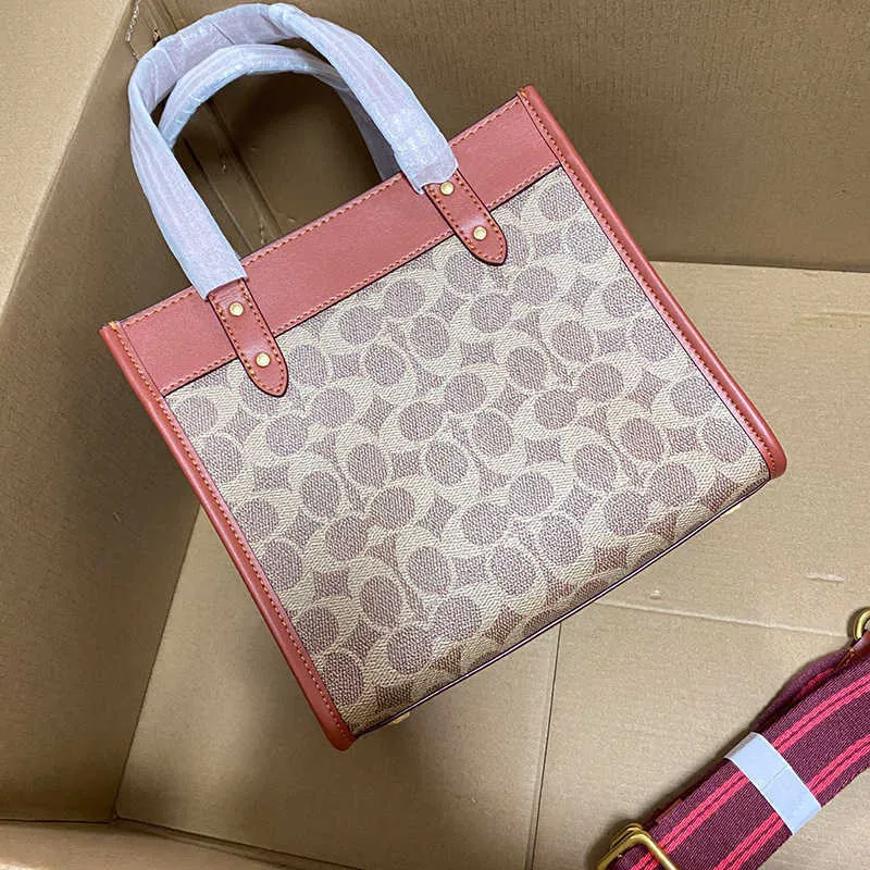 Le nouveau sac à main de la vieille fleur féminine d'Olay a pincé le sac à main Pitot Caramel avec un sac à bandoulière