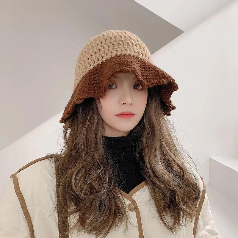 Basker japanska lata vindspetsar kontrasterande färg handgjorda stickade hinkar hatt kvinnors höst och vinter mångsidig potten söt ull