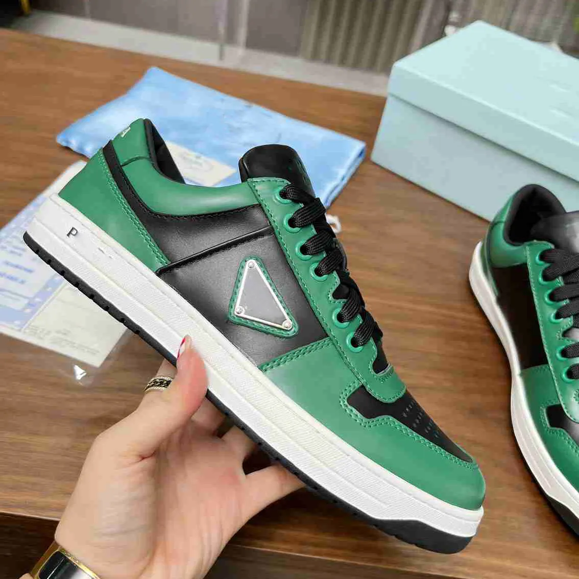 Designer Trainer Prad Skate Shoes Luxury Run Fashion Sneakers Women Men Sports Shoe Chaussures Casual Classic Sneaker Woman fghfg
