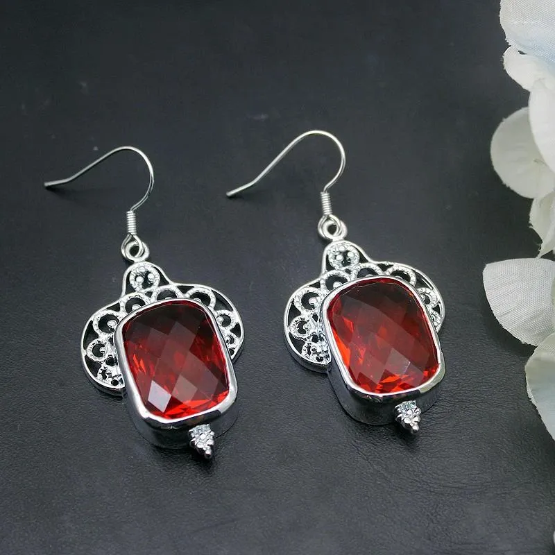 Dangle Ohrringe Hermosa schöne rote Granat silberne Farbe für Frauen Mode Schmuck 2 Zoll ME006
