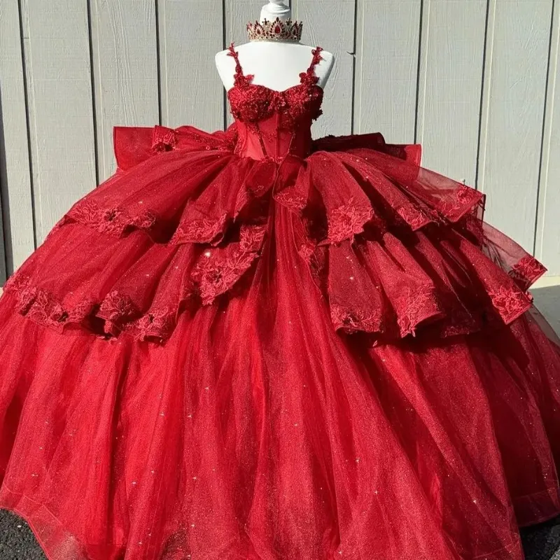 Mexikanska röda glänsande quinceanera klänningar applikation spetspärlor födelsedag prinsessa formella bollklänningar vestidos xv 15 anos
