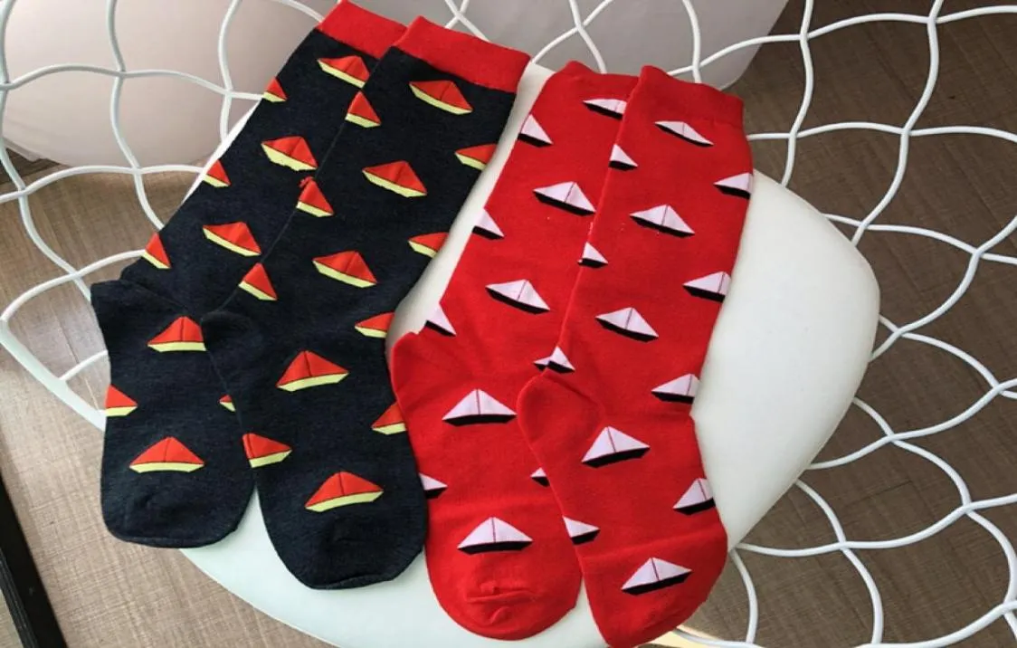 Neue Designerin Sport -Baumwollstrümpfe Socken für Frauen Mode Luxus Vintage P Letter Boat Design Socken Mittelstocking Weihnachten GIF6281233