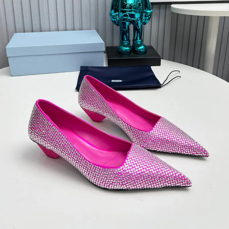 Designer Rhinestone Dress Shoes Pointed Toe Luxury Women Sandal Slippers Fashion Slingbacks 4cm Kitten Heel Sandals Lady Party Pumps Black Red Pink Yellow