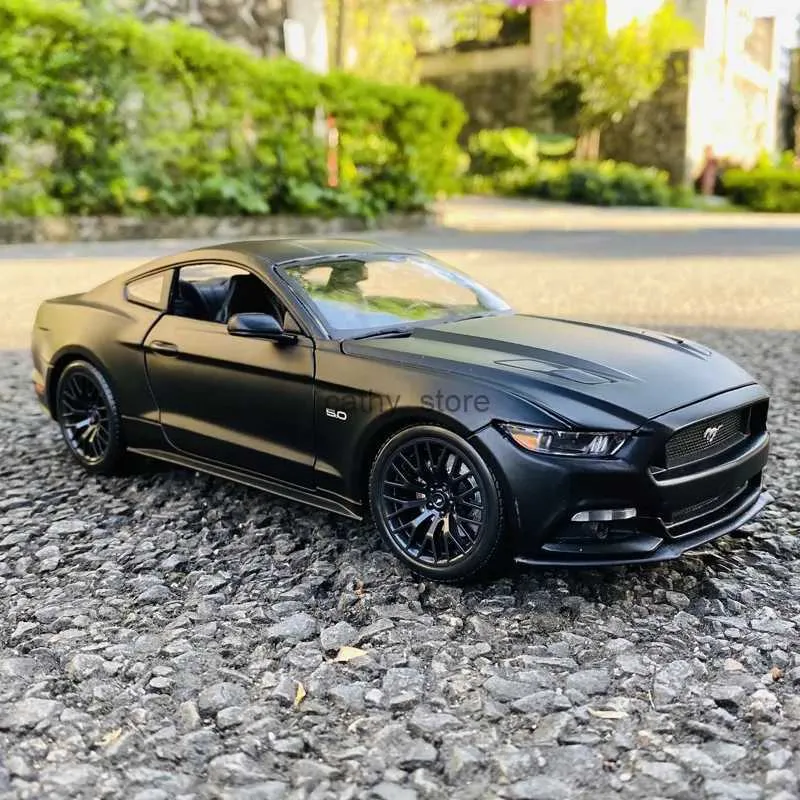 Samochód elektryczny/RC 1 36 Ford Mustang Sports Carlo CAR Model DIECAST Metal Toy Can Model Kolekcja Wysokiej symulacji Pobrobanie Child -Divens