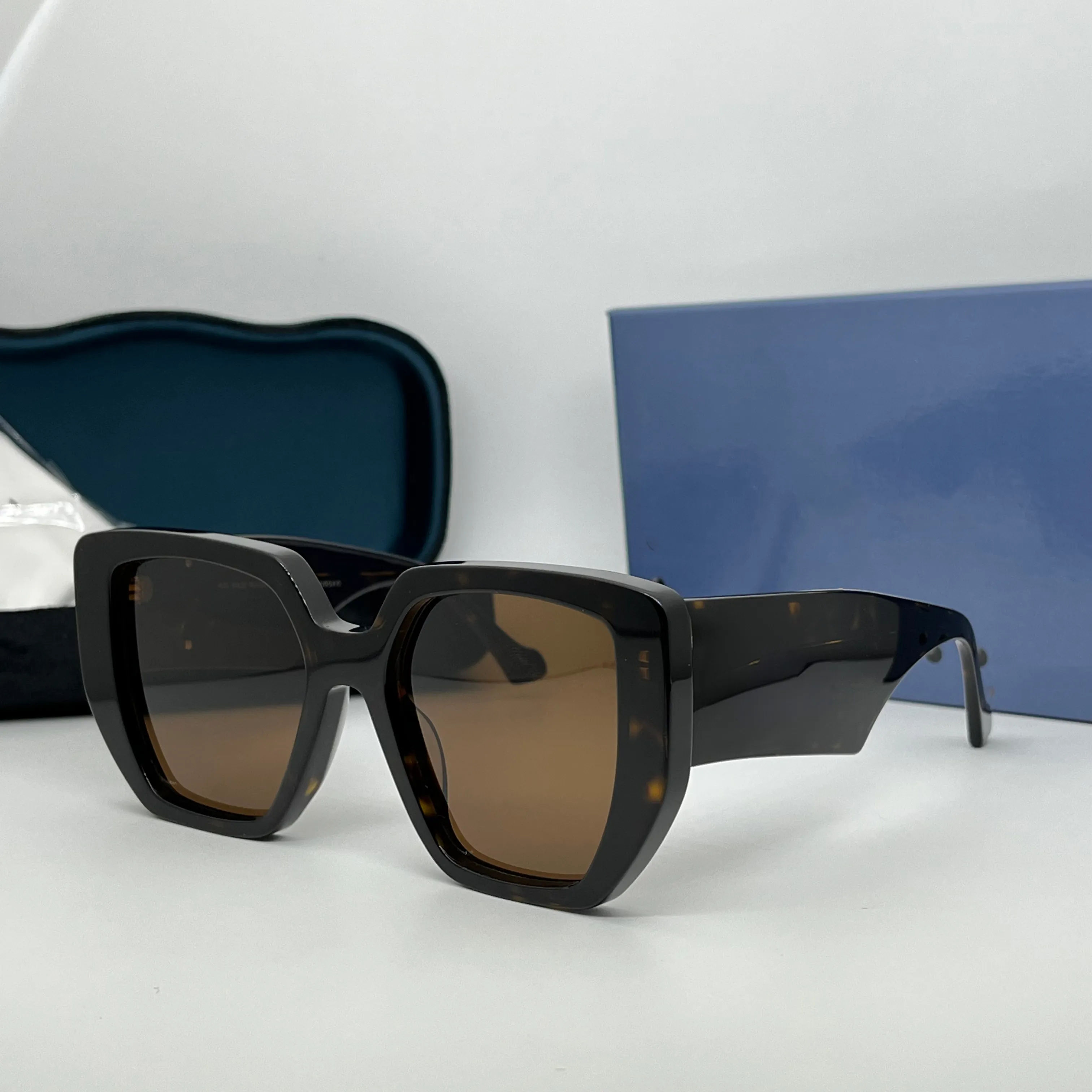Big Square Sunglasses Womens Vintage Style Oversized Frame 
