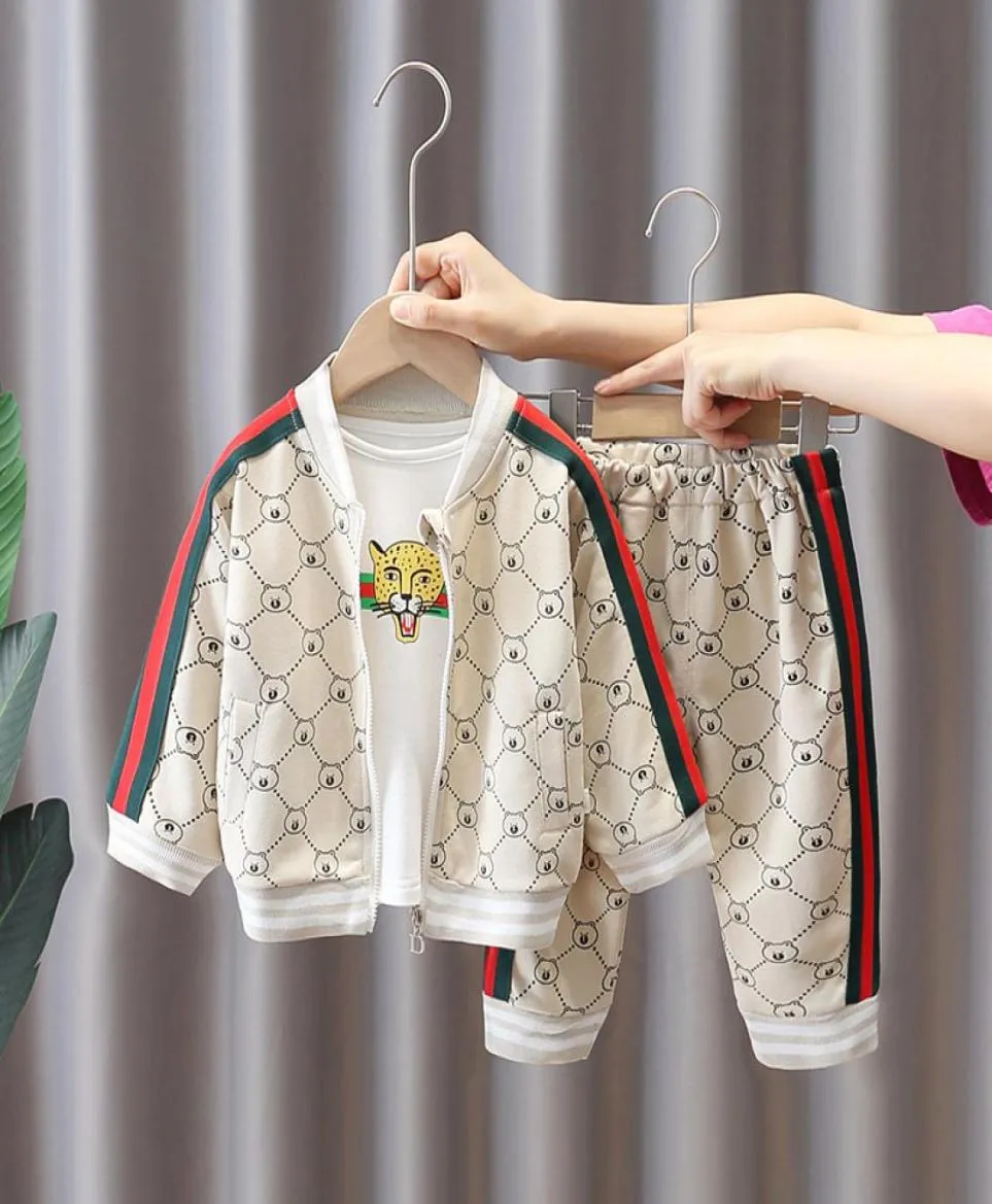 Kids tracksuit Baby Girls Boys Clothing Sets Autumn Infant Outfits Coats T -shirtbroek 3 stuks passen bij kinderen Casual kleding 7111413