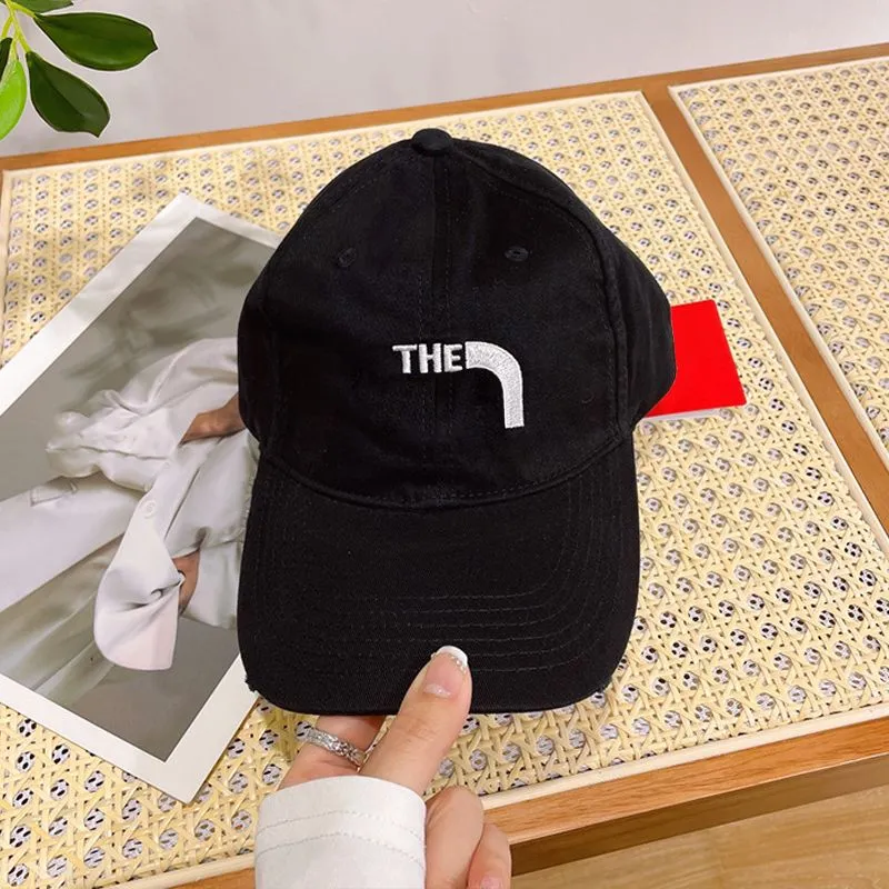 Cappello da baseball con lingua d'anatra di alta qualità, nuovo marchio di cappelli da baseball con alfabeto, da uomo e da donna, all'ingrosso, 2024 estate_voghion.com