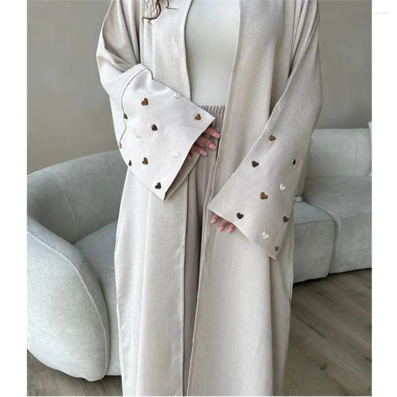 Этническая одежда любовь вышивка открыто abaya abaya kimono long maxi платье платье хиджаб мусульманин для женщин Ислам Скромный Ид Партия Турецкая Дубайская одеяние