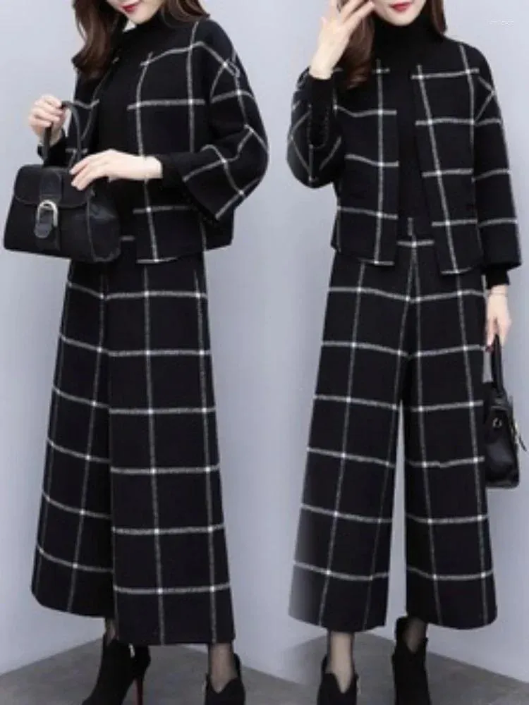 Calças de duas peças femininas para mulheres 2024 Autumn Winter Black Plaid Loolen Jaqueta curta Caixa de tornozelo conjunto de moda coreana feminina