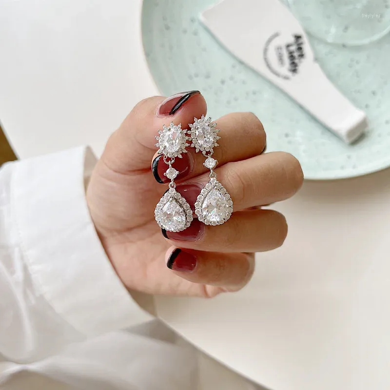 Kolczyki na stadnina błyszczące 925 Srebrne szterlingowe design krople wody cyrkon dla kobiet kolczyków biżuterii