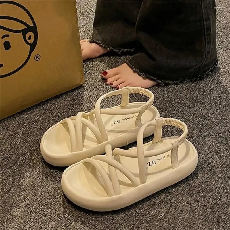 Slippers Tamanho 39 Deslize em Cuddly 2023 Women Brands Sapatos infantis sandália para meninas tênis esportes especiais
