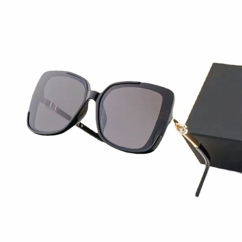 Nuevas gafas de sol para mujeres Gafas de sol diseñadas grandes gafas de sol con protector solar al aire libre Gafas de sol clásicas con caja original 9993