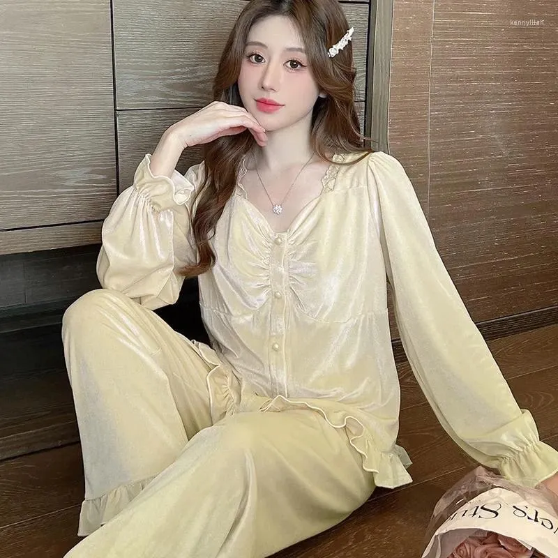 Kvinnors sömnkläder gyllene sammet pyjamas vår och höst långärmad byxor vinter med en bröstkudde lyx hemkläder koreansk stil