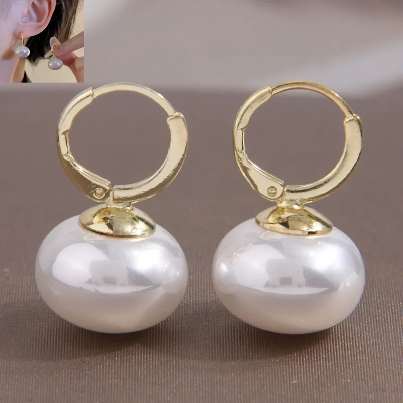 Pearl Earrings Designer Womens Gold Heart Stud Earrings Best Gift for Girlfriend and Wife Wedding Party Jewelry