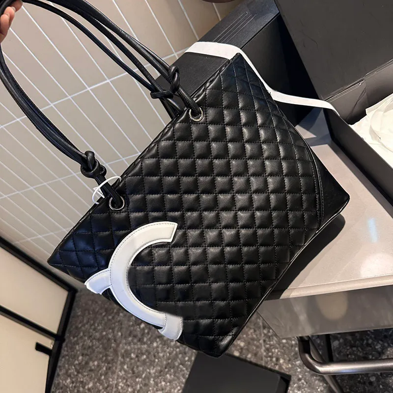 28cm Designer Women Large Shopping Tote Bag White/Black Application Design Quilted Leather Knot Strap Large Capacity Vintage Purse Luxury Airport Shoulder Handbag