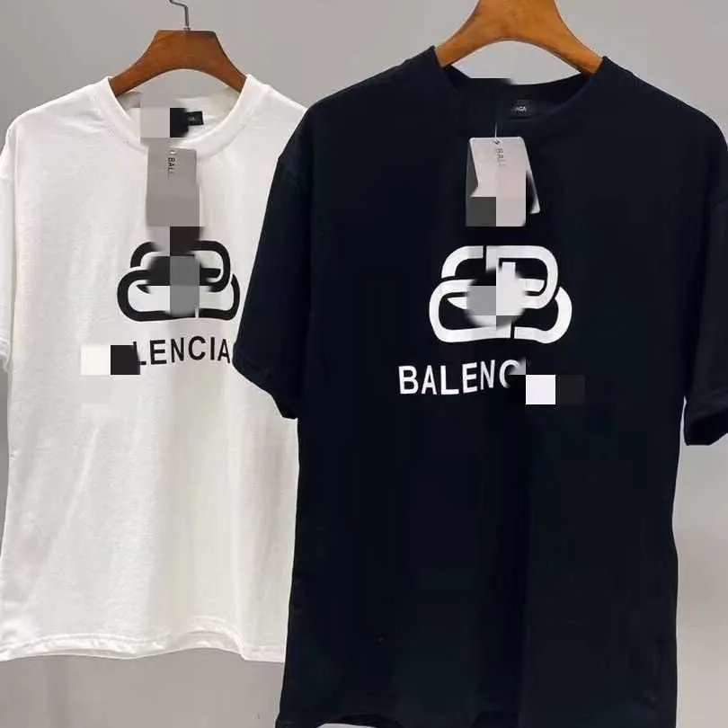 Nouvelle marque tendance t avec le même design à manches courtes b Family's Cotton pour hommes et femmes, haut à la mode et ample avec des images tendance.