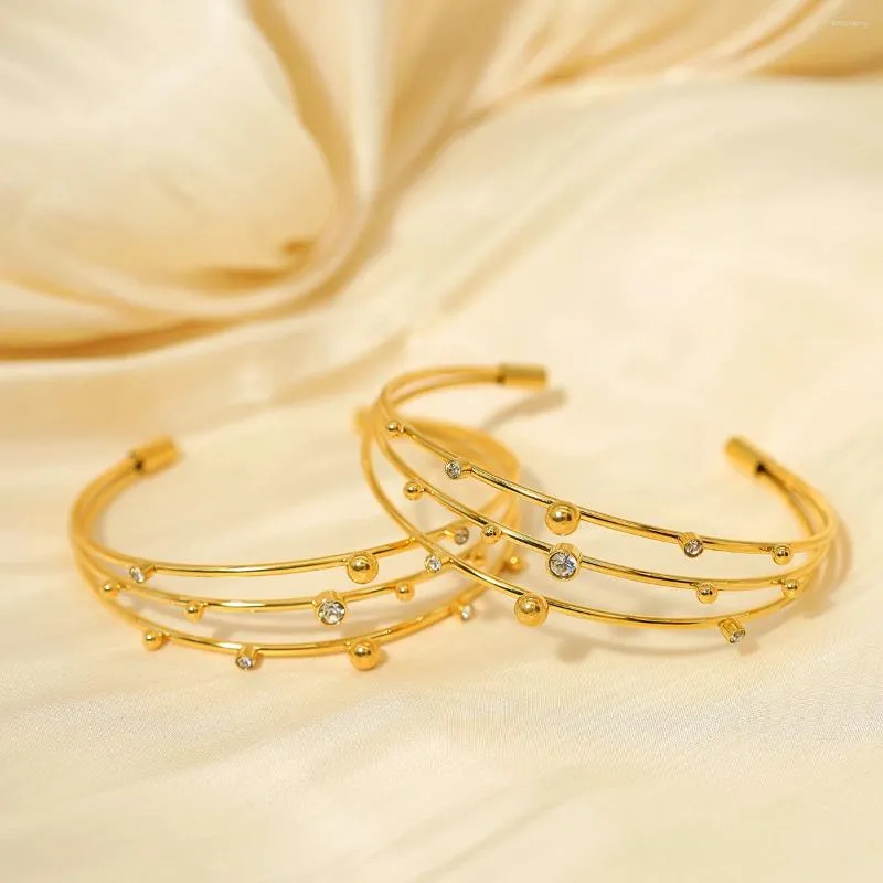 Bangle Wild Free 18k Guldpläterad rostfritt stål för kvinnor Lyxiga kristallmetallpärlor Charm Tarnish smycken