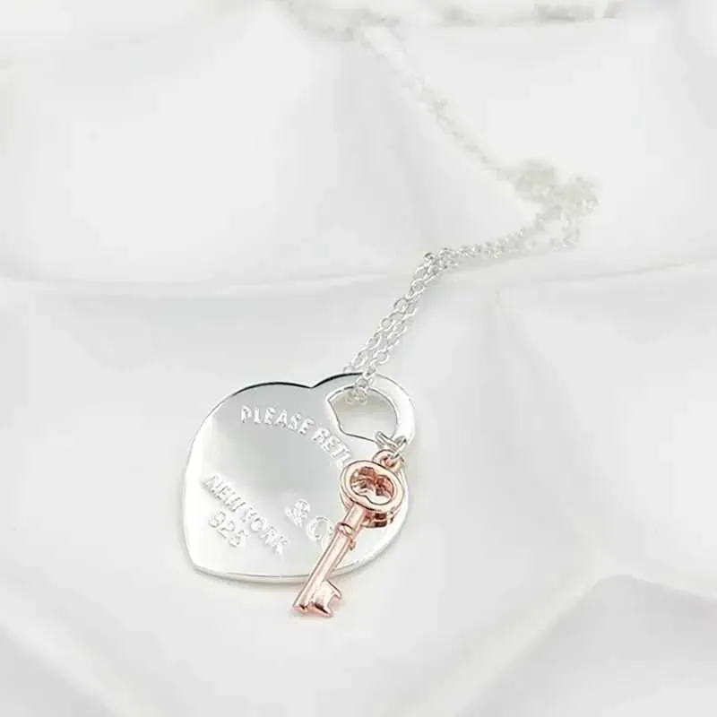 Pendant Necklaces Heart and Key Necklace for Women 1 925 Silver Sterling Luxury Jewelry Gifts Co DropMK70 MK70