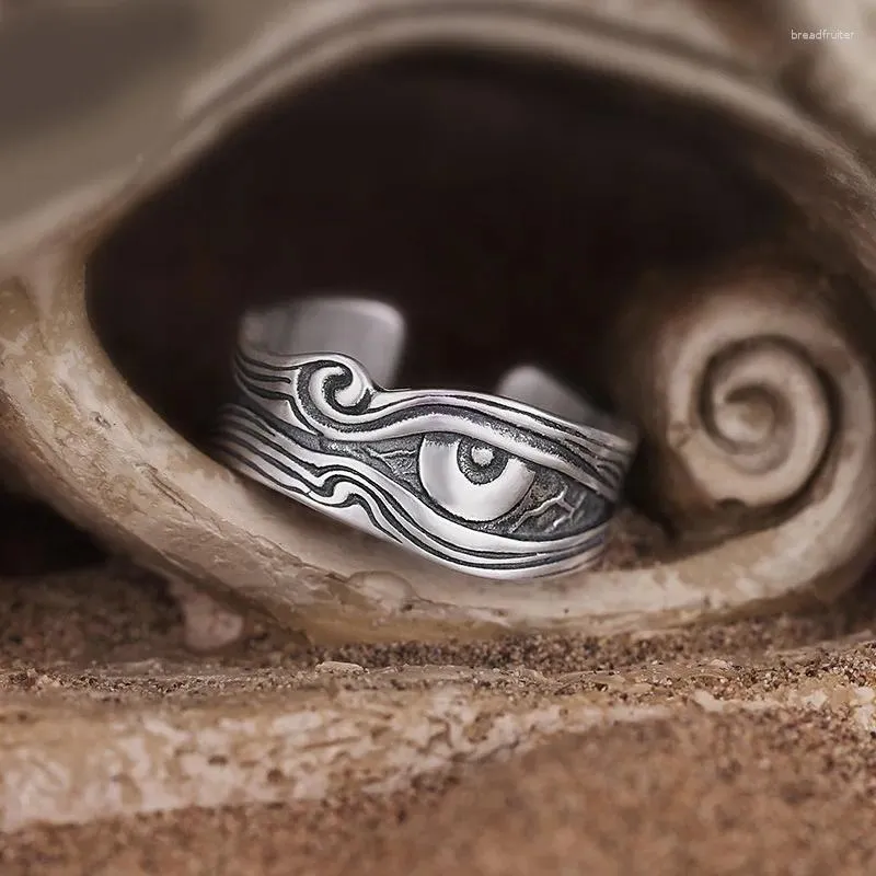 클러스터는 "Eye Horus"Fashion Men 's Ring Eye God Devil의 원래 디자인을 단일 성격을 가진 힙 스터입니다.