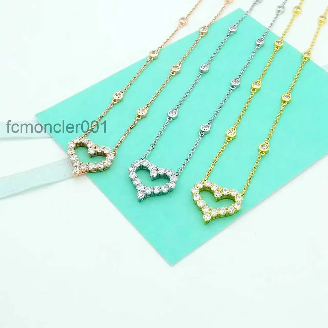Mode Peach Heart Necklace Designer Women's Diamond Pendant Girl Valentine's Day 18K Gold Jewelry Gift Factory Wholesale Jvyy