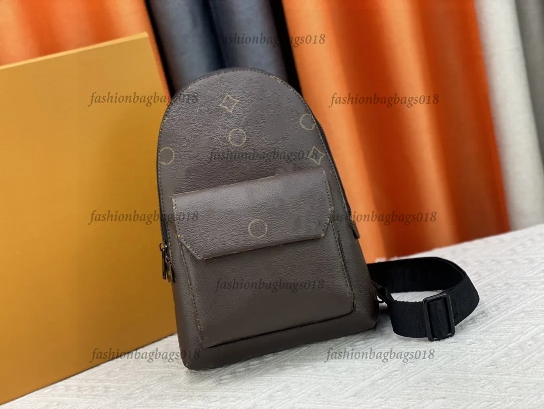 Tasarımcı Kalkış Sırt Çantası Omuz Çantası Pilot Crossbody Bag Deri Deri Göğüs Çanta Açık Seyahat Çantası Spor Çantası M23736